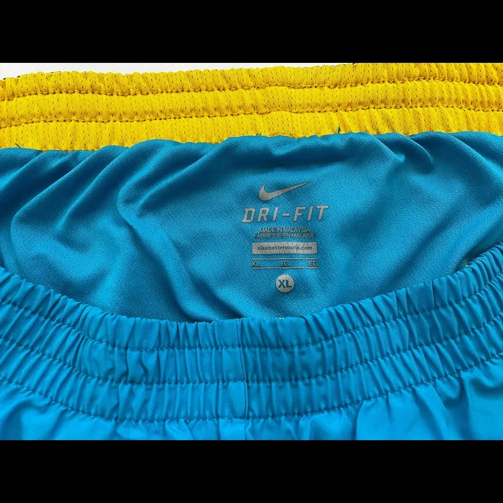 Nike Livestrong Dri-fit running shorts. Size XL - Picture 3 of 3